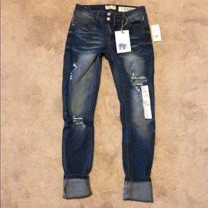 New Indigo Rein destroyed midrise ankle jeans
